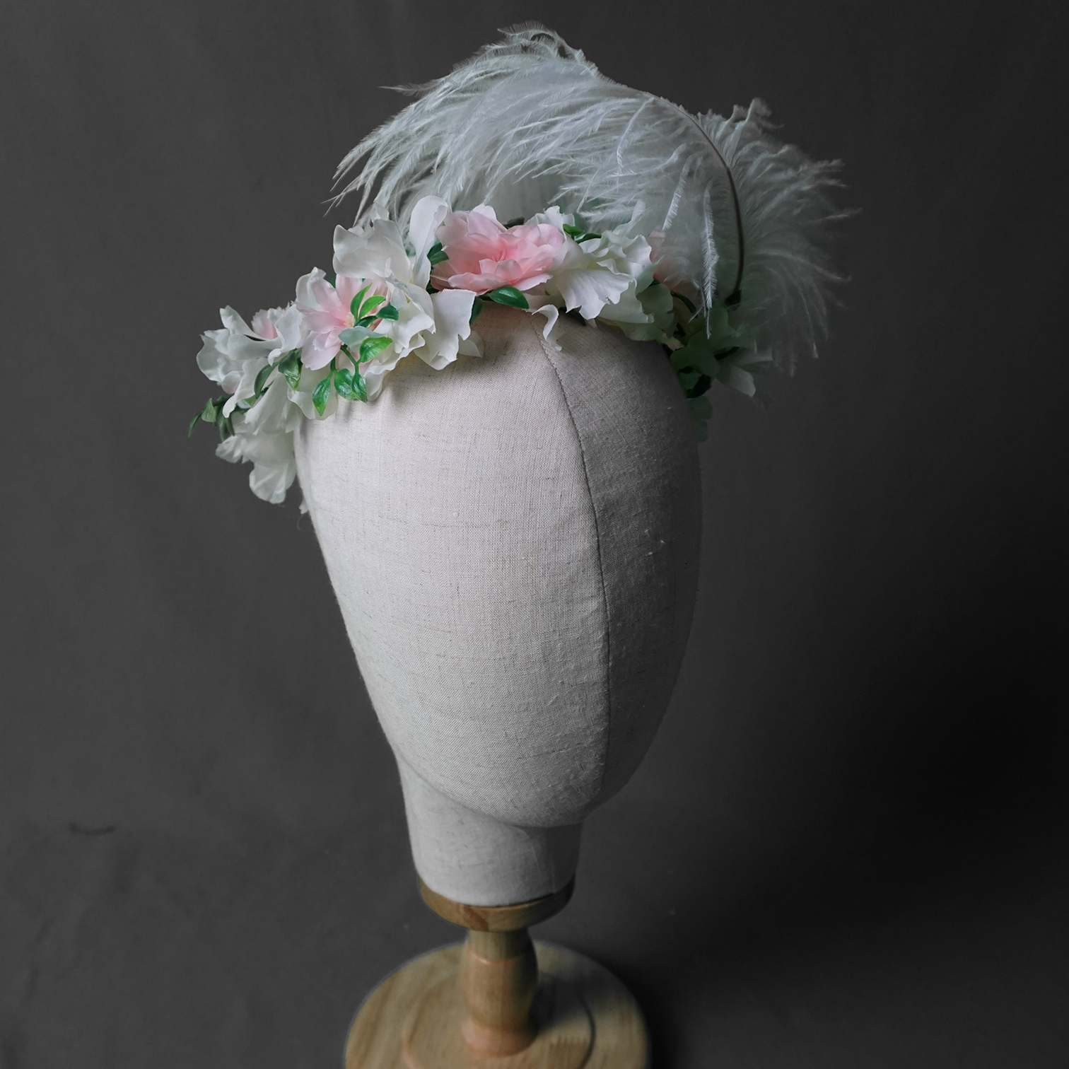 Couronne de fleurs à plume – Image 2